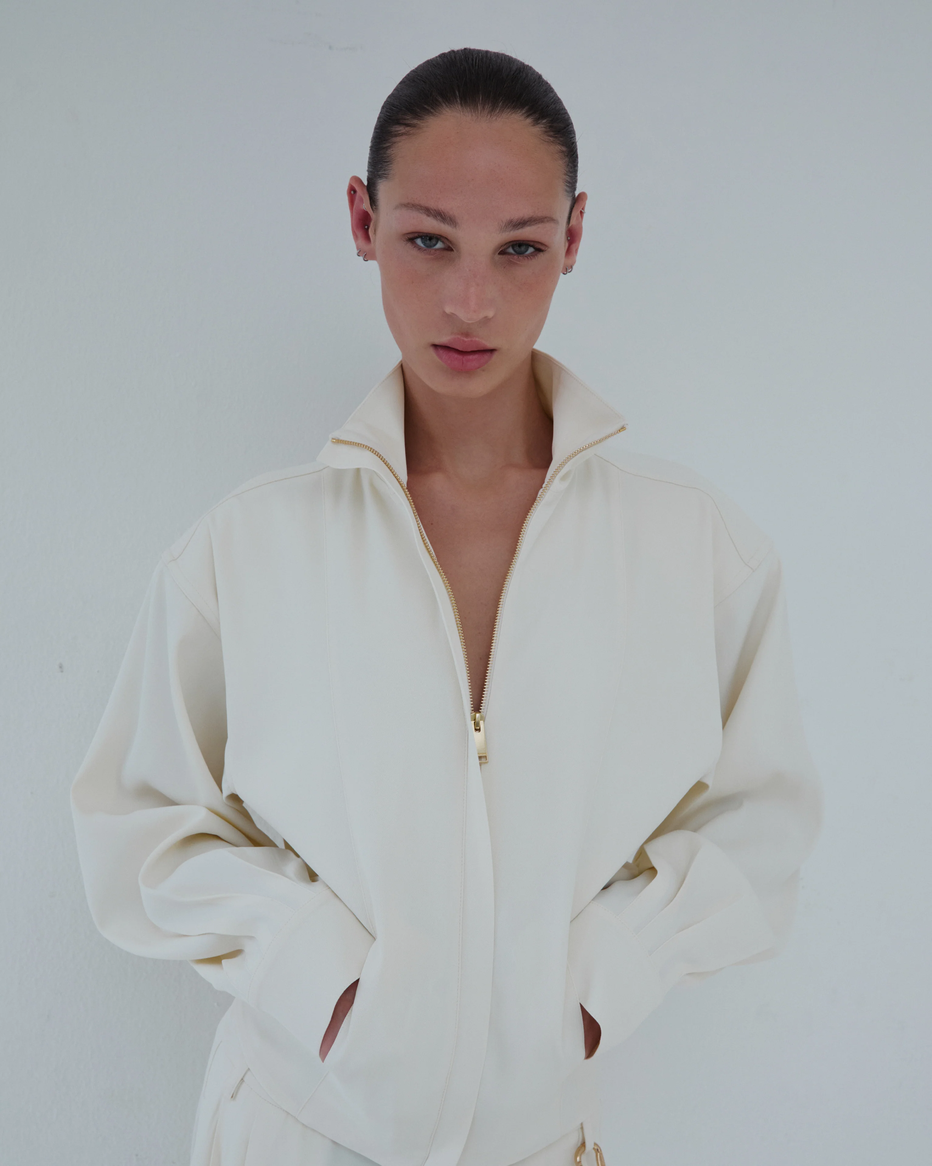 JOAN - SARTORIAL CROP BOMBER JACKET - Image 2