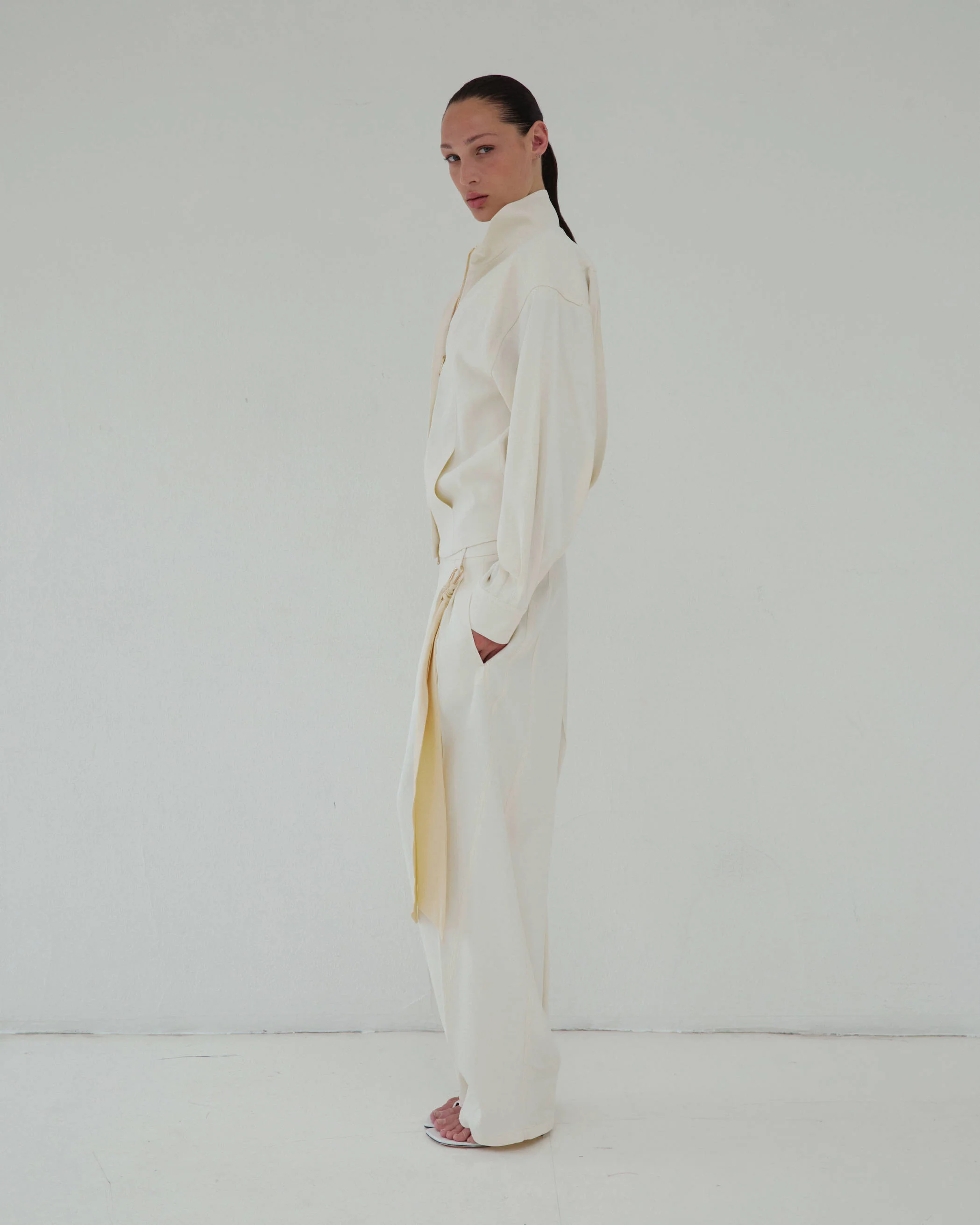 JOAN - SARTORIAL CROP BOMBER JACKET - Image 3